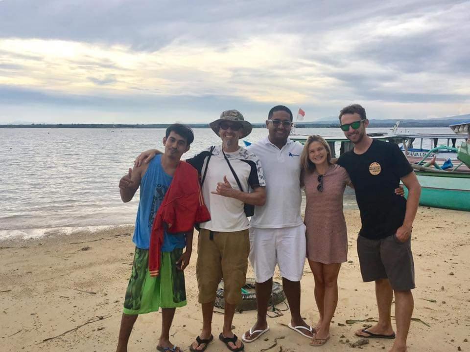 Satu Hati Homestay Ekas Exterior foto